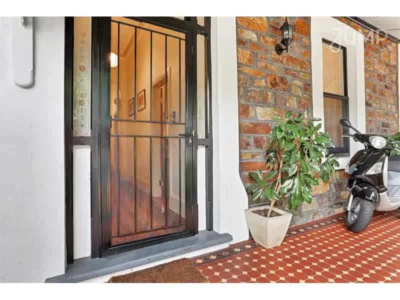 The Ultimate Lifestyle Living: Where Do I Wine, Dine, And Entertain Tonight?