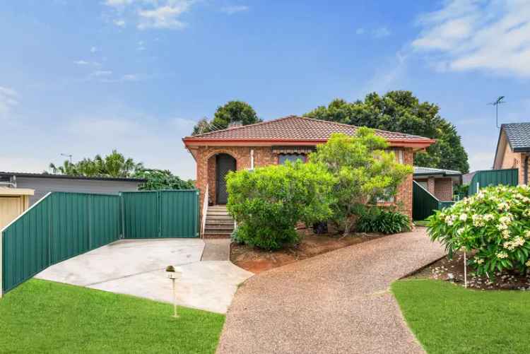 CHARMING HOUSE AND GRANNY FLAT IN ROSEMEADOW! DUAL INCOME!