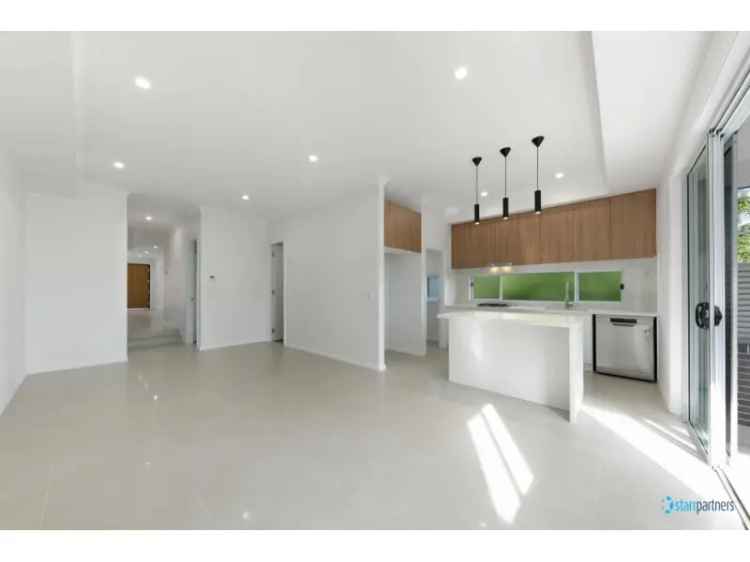 This Lovely Modern 5 Bedroom Home, Plus 2 Studies, 3 Bathrooms, Great Location!