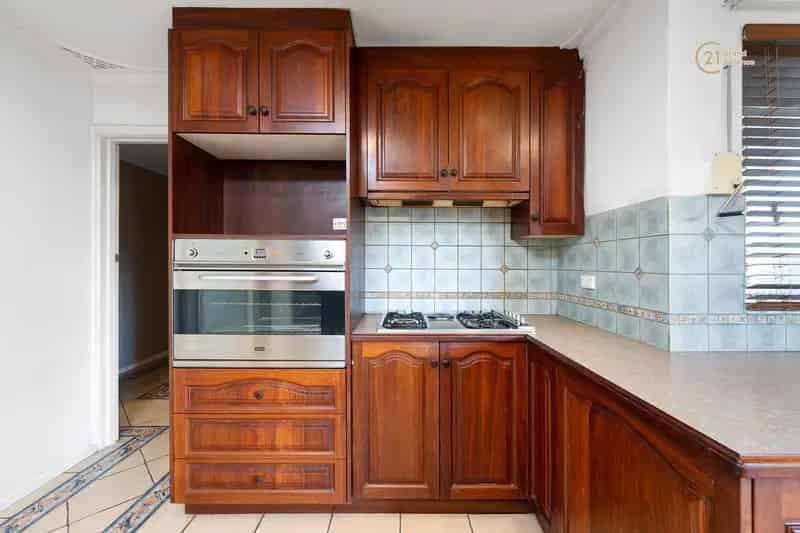 4 Sussex Road, Forrestfield WA 6058 - House For Lease