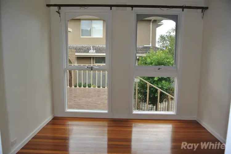 4 Bedroom House 276m2 Near Oakleigh Central Melbourne