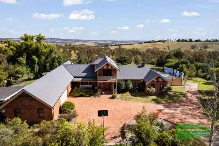 Buy rural property in Bathurst with stunning views and impressive features