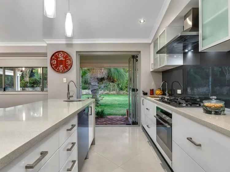 Hamersley Family Home City Views Renovated 4 Bed 2 Living Areas