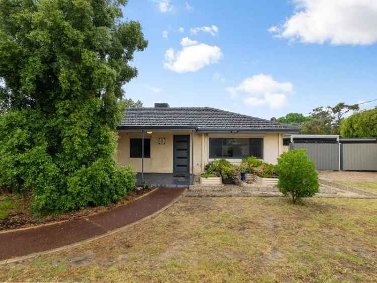 4-Bedroom Home in Lockridge with Oversized Workshop