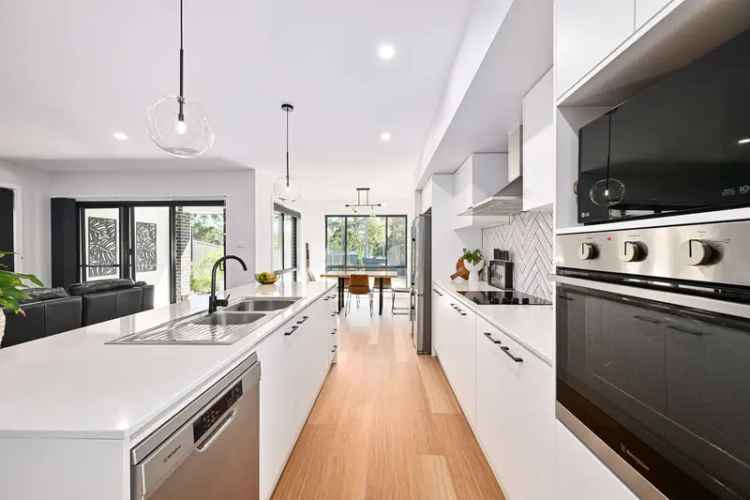 Lease Modern Family Home Port Macquarie with Spacious Living Areas