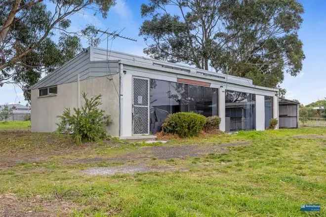 Coastal Hobby Farm with Bay Views - Investment Opportunity