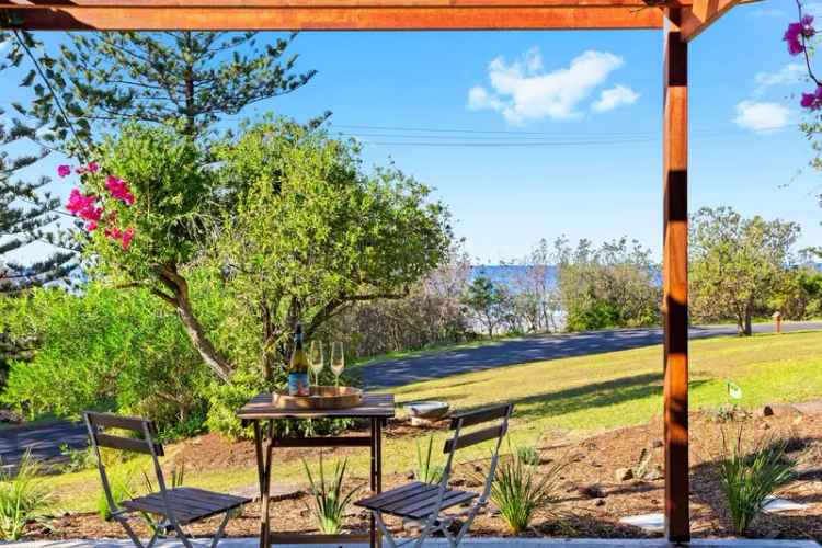 Banksia Terrace Beachfront Apartment - Ocean Views Couples Retreat