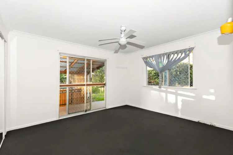 Lease 1965 Built Home in Pimpama with Spacious Yard and Charm