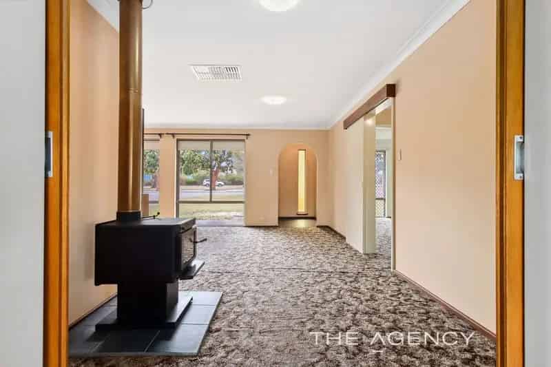 House For Sale - 181 Champion Drive, Camillo WA 6111