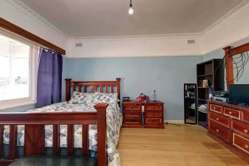 Buy House in Cobram with Three Bedrooms and Large Backyard