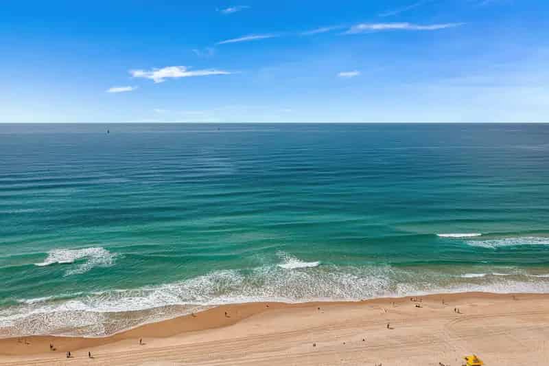 ABSOLUTE BEACHFRONT! PENTHOUSE LIVING AT ITS BEST - AU SURFERS PARADISE ON THE ESPLANADE