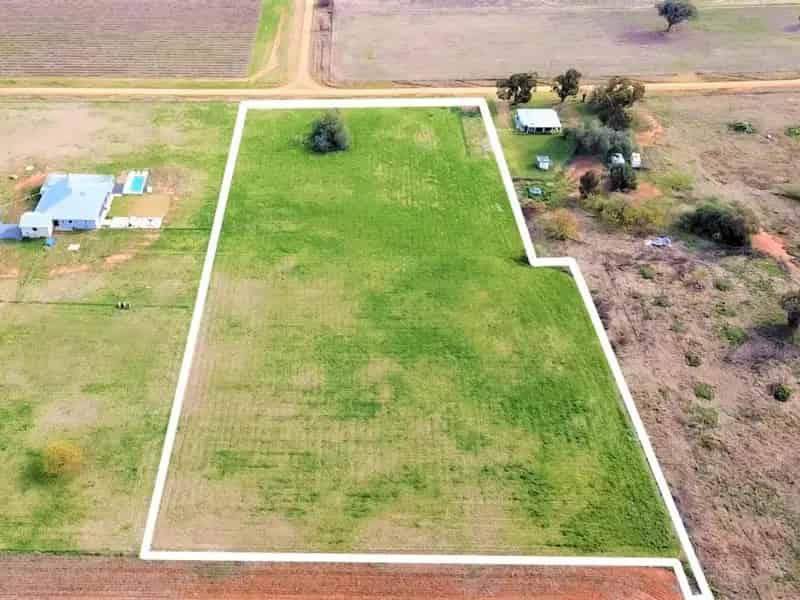 5 acres of Beautiful Countryside
