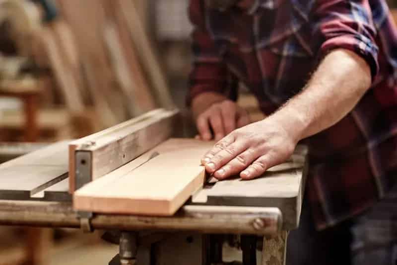 Buy cabinetry business in Noosa with option for freehold