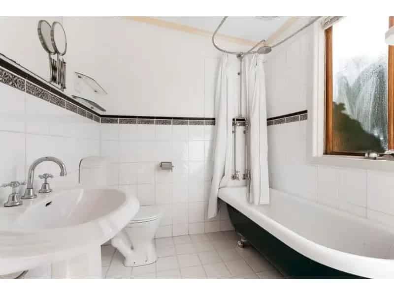 Double Front Two Bedroom Home In Fantastic Location!