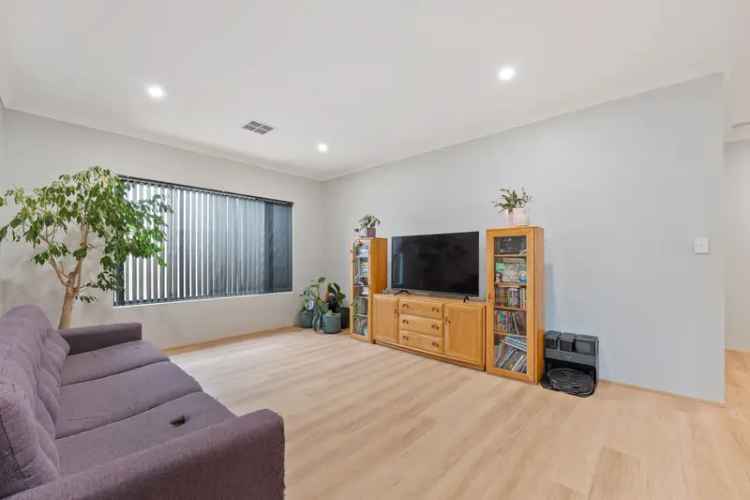 Stunning 4-Bedroom Family Home in Baldivis