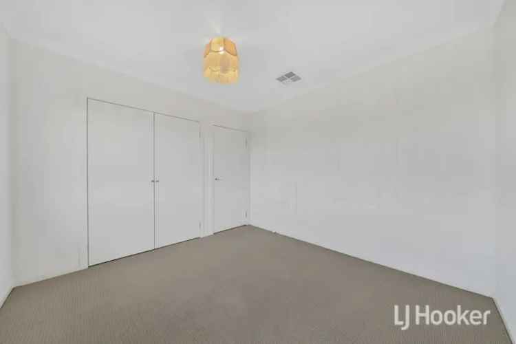 3 rooms house of 243 m² in Melbourne