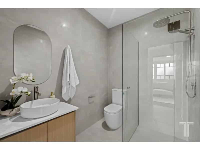 Private Rooms With Ensuites In Character-Filled Queenslander