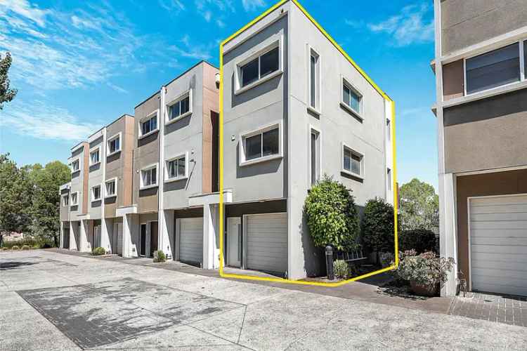 Elegant 2-Bedroom Townhouse with Creek Views