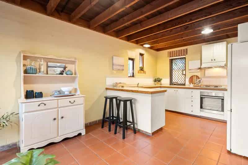 Rustic Klopper design, walk to the city centre