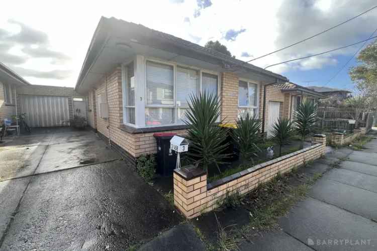 2 Bed Home Near Clayton Station Westall Station