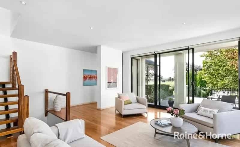 House For Rent , 94, The Strand, Melbourne, Victoria