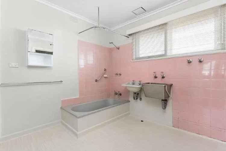 House For Rent , 113, Buckley Street, Melbourne, Victoria