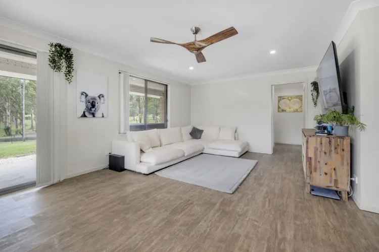 Buy modern house South Kempsey with 3 bedrooms and large shed