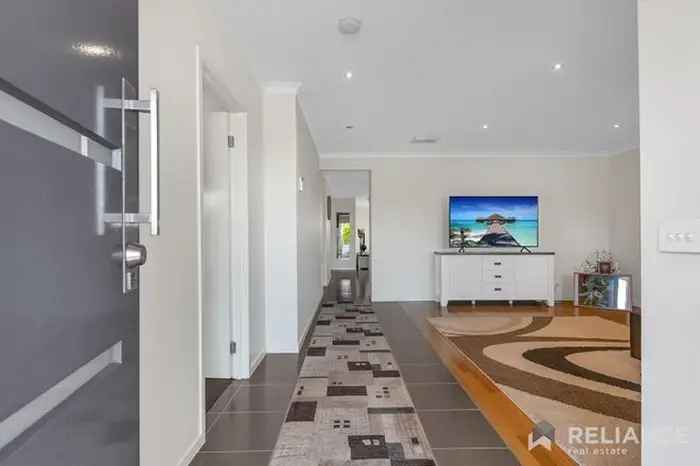 House For Sale in Melbourne, Victoria