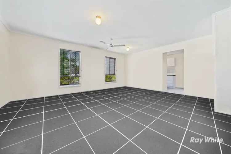 CORNER 635M2 BLOCK + GRANNY FLAT POTENTIAL!