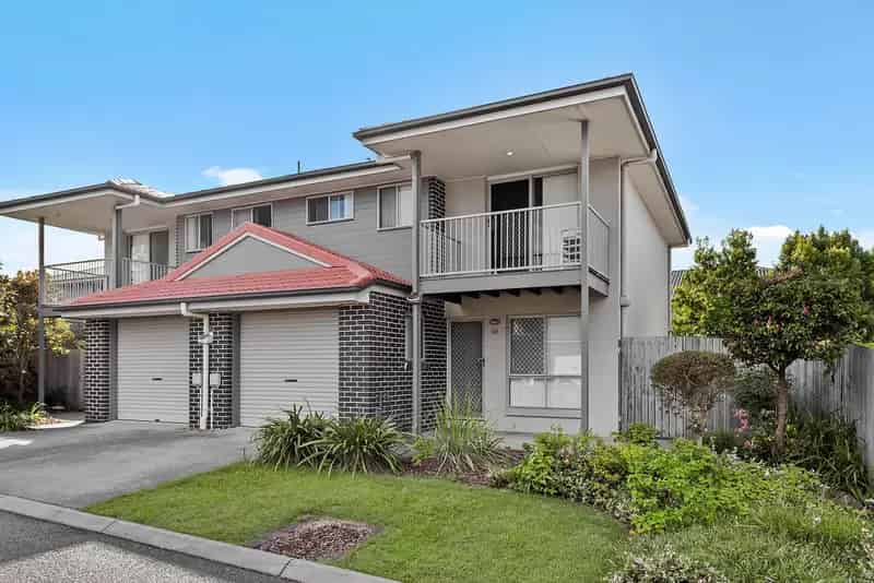 MODERN COMFORT IN QUIET, LEAFY COMPLEX