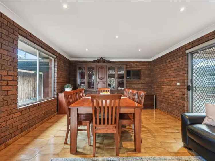 Family Home Close to Reservoir's Best Amenities