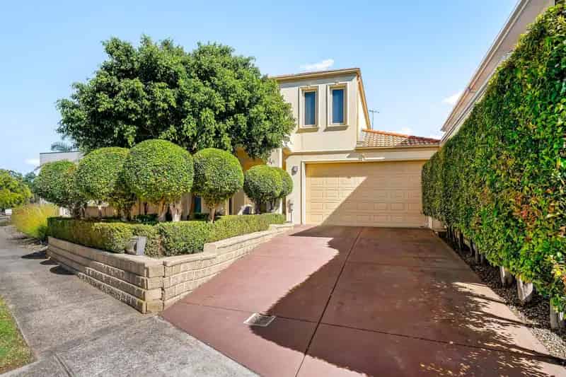 House For Sale , 27, Marigold Crescent, Melbourne, Victoria