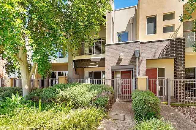 Waterfront Townhouse Torrens Title No Strata Fees Double Garage