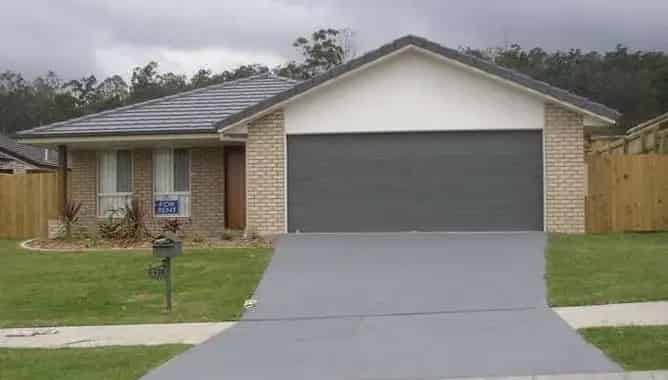 Spacious 4 bedroom Family Home in Redbank Plains