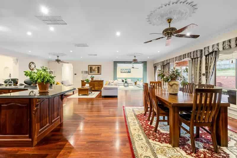 Elegant Federation-Style Masterpiece in South Morang's Prestigious Meridian Drive