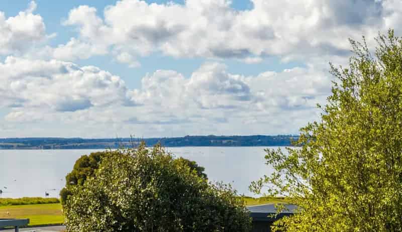 House For Sale , 11, Marina Drive, Paynesville, Victoria