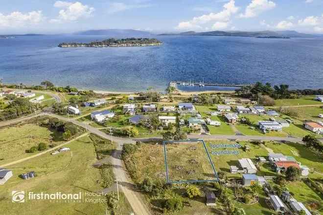 Land For Sale in Alonnah, Tasmania