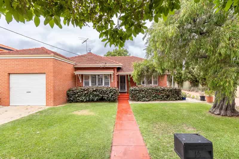 CHARMING CHARACTER HOME