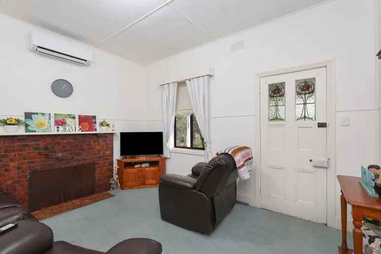 Rent humble home in Terang with practical layout and easy maintenance