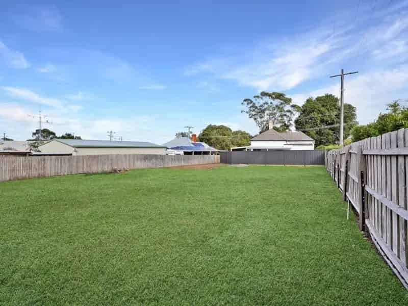 Private Block in Secluded Town Precinct