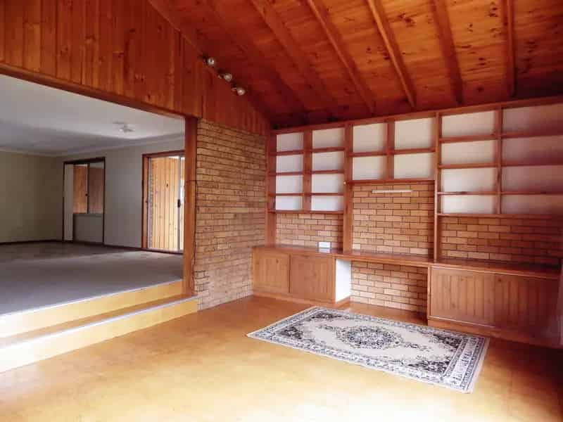 Rent 4 Bedroom Home in the Center of Town with Large Rumpus Room