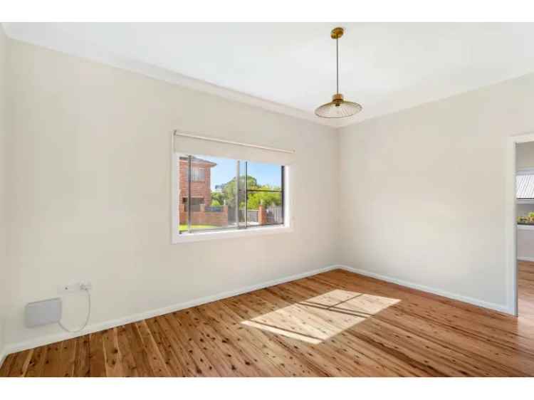 Updated 1-Bedroom Unit Near Wollongong Hospitals