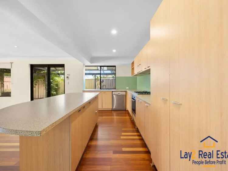 4 Bed 2 Bath House near Bayswater Train Station