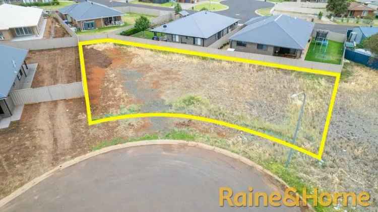 Buy land in Dubbo with registered status and elevated views