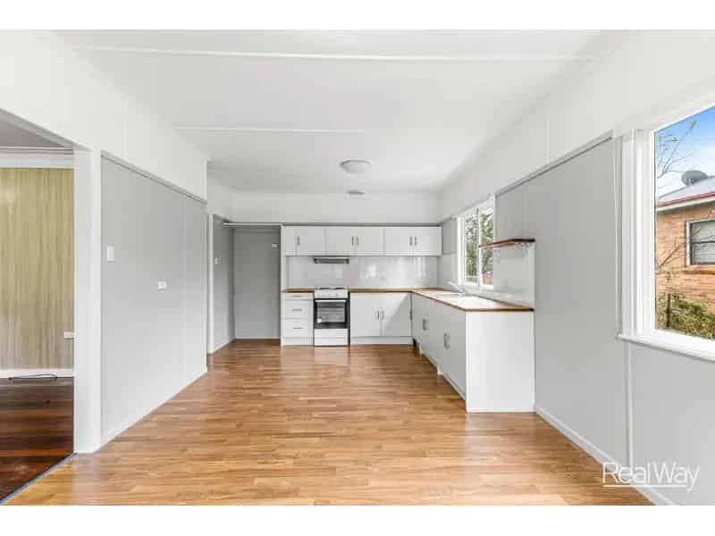6 Month Lease Only! Three Bedroom Home Located In Popular East Toowoomba!