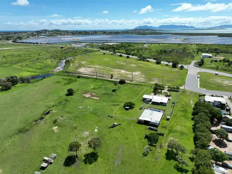 Sell Land with Development Potential Near Bowen Air Strip
