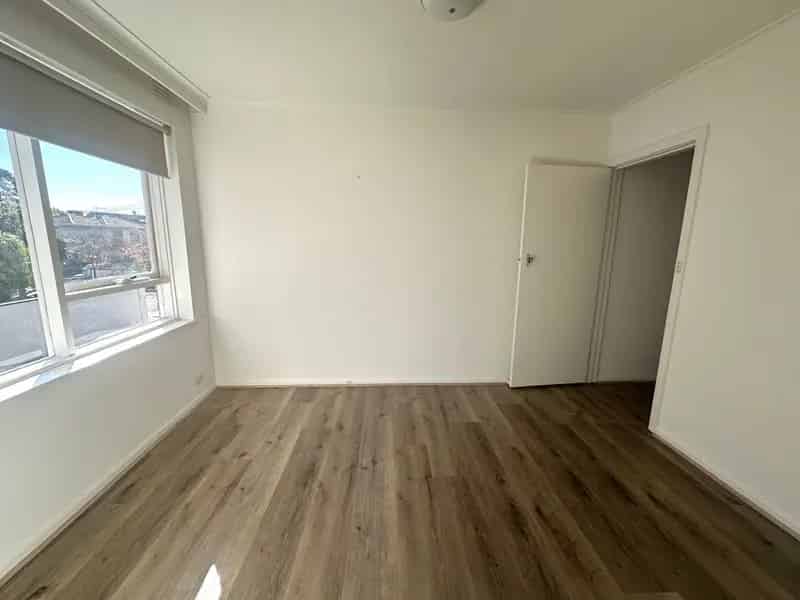 1 room apartment of 165 m² in Melbourne