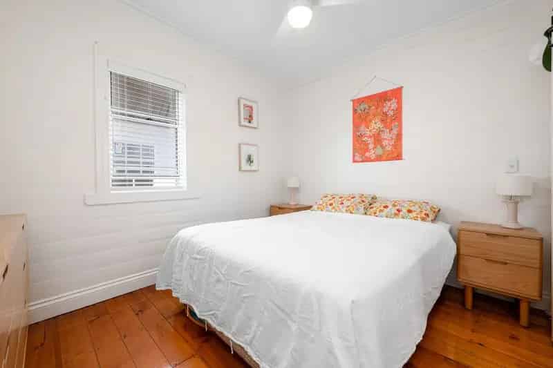 Renovated Workers Cottage On The City Fringe