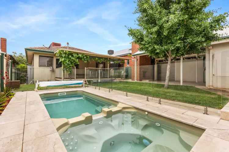 Buy House in Wagga with Pool and Modern Upgrades