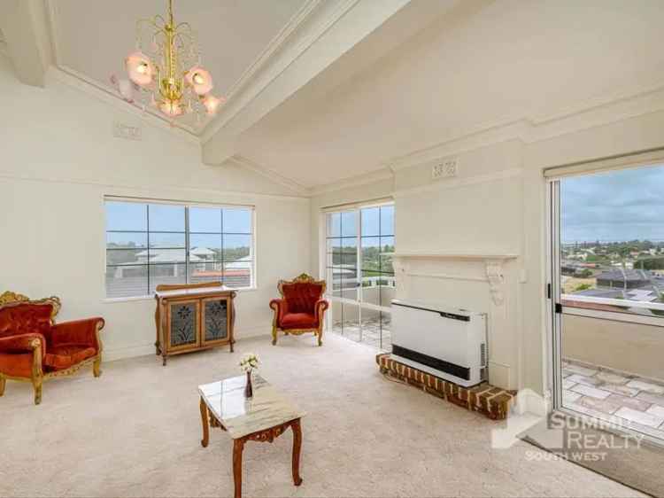 4 Bedroom Beach House South Bunbury